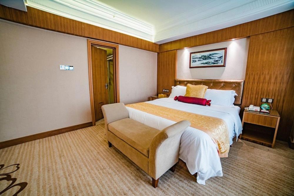 Nanyang King'S Gate Hotel--Free Shuttle Service To Canton Fair Экстерьер фото